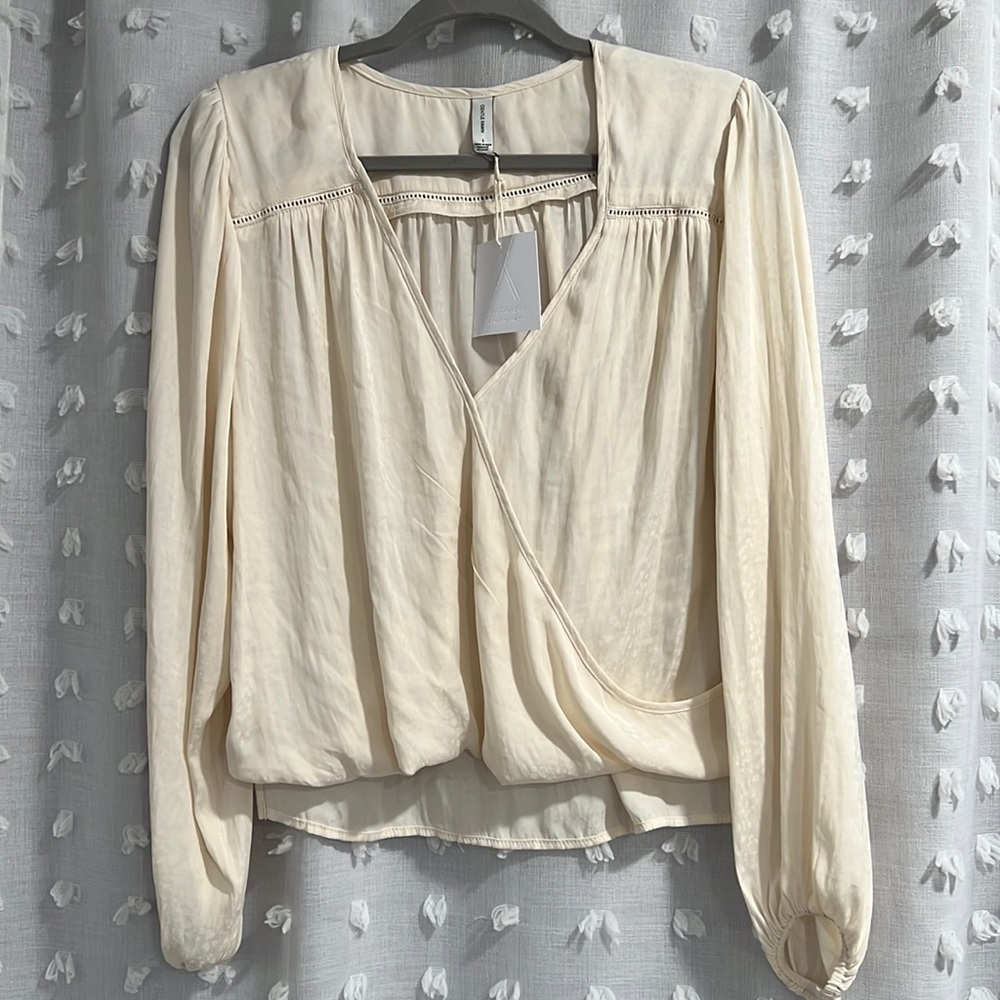 BNWT. Gentle Fawn Cream-Colored Long Sleeve Blouse